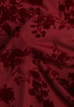 Czerwona Wieczorowa Sukienka VICES z Siateczki z Kwiatowym Wzorem z Weluru Azinene