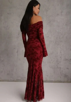 Czerwona Wizytowa Sukienka VICES Off Shoulder z Kwiatowym Wzorem z Weluru Adrakharei