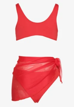 Czerwone Bikini Majtki Figi Biustonosz z Broszką Kwiatu 3D i Siateczkowe Pareo Folissa