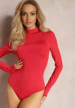 Czerwone Gładkie Body z Półgolfem Nemaga