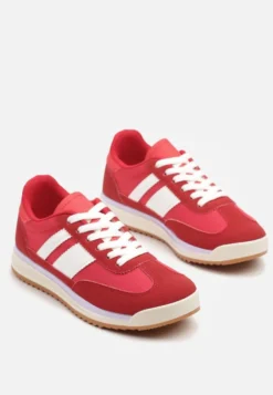 Czerwone Sneakersy w Stylu Kultowych Tenisówek z Przeszyciami Lelluria