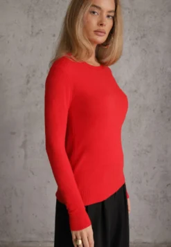 Czerwony Sweter z Bawełną w Minimalistycznym Stylu Radeken