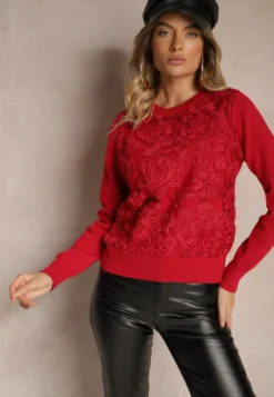 Czerwony Sweter z Wiskozą Ozdobiony Aplikacjami z Siateczki Harilia