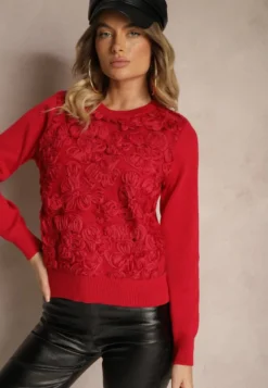 Czerwony Sweter z Wiskozą Ozdobiony Aplikacjami z Siateczki Harilia