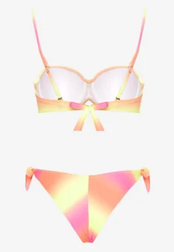 Fuksjowe Bikini Majtki Typu Figi i Biustonosz z Marszczeniem w Geometryczny Wzór Kinnira