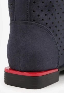 Granatowe Botki VICES z Ażurowymi Zdobieniami w Stylu Retro Limoni