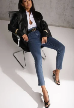 Granatowe Jeansy Mom Fit z Paskiem Astera