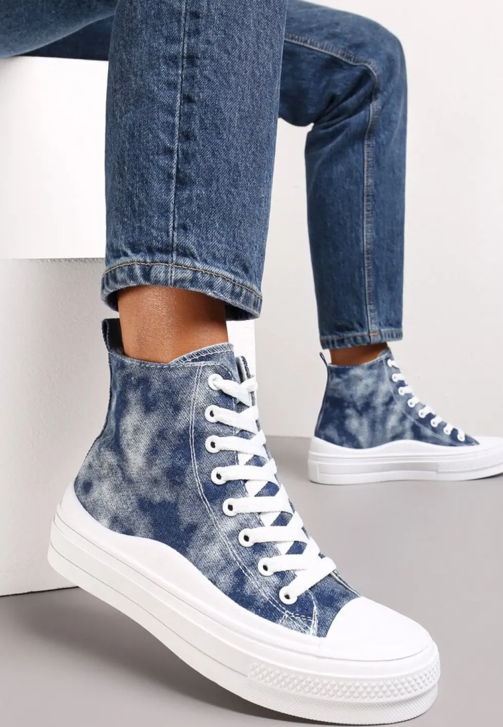 Granatowe Trampki z Cholewką za Kostkę w Stylu Denimu Galpena