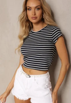 Granatowy Prążkowany T-shirt z Bawełny o Krótkim Kroju Zolira