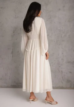 Jasnobeżowa Elegancka Sukienka w Stylu Vintage z Powlekanymi Guzikami i Marszczeniami Lefandia