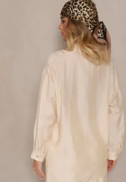 Jasnobeżowa Koszula Oversize w Klasycznym Stylu z Kieszonką Liozira