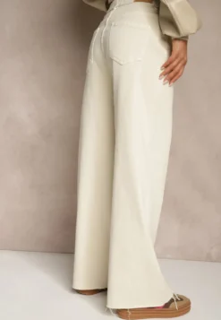 Jasnobeżowe Jeansy Wide Leg High Waist z Postrzępionymi Krawędziami Brizess