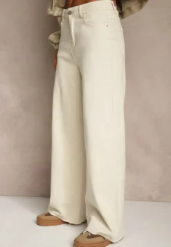 Jasnobeżowe Jeansy Wide Leg High Waist z Postrzępionymi Krawędziami Brizess