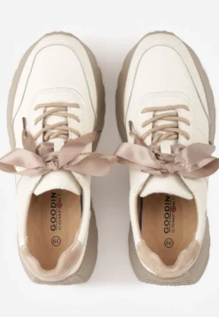 Jasnobeżowe Sneakersy na Platformie z Naturalnego Zamszu z Geometrycznym Wzorem i Napisem Latalissa