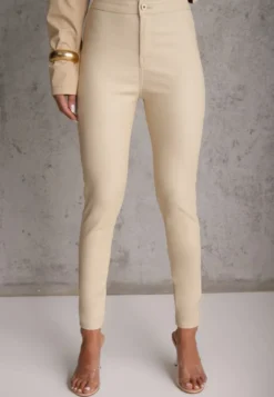Jasnobeżowe Spodnie z Imitacji Skóry o Fasonie Skinny Sonowa