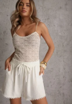 Jasnobeżowe Szorty High Waist z Wiskozą i Bawełną Ozdobione Koronką i Gumką w Pasie Tadea
