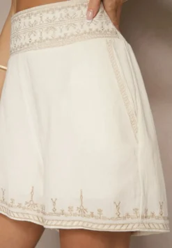 Jasnobeżowe Szorty High Waist z Bawełny z Ozdobnym Haftem Korimizza