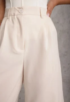 Jasnobeżowe Szorty o Garniturowym Kroju High Waist z Dodatkiem Wiskozy Mavvia