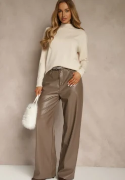 Jasnobeżowy Casualowy Sweter z Półgolfem w Minimalistycznym Stylu Seorienne