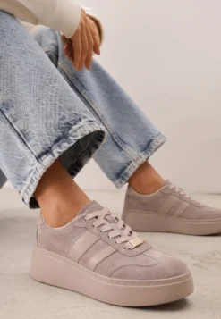 Jasnobeżowy Sneakersy na Platformie z Zamszu Naturalnego ze Skórzaną Wkładką Heizeiros