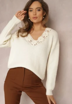 Jasnobeżowy Sweter Dzianinowy z Ażurowym Wzorem Elisora