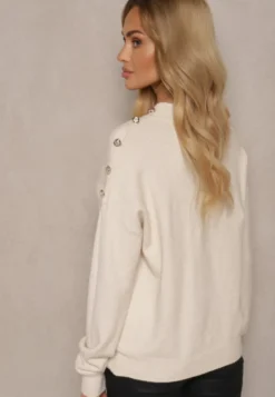 Jasnobeżowy Sweter Półgolf z Modalem i Wiskozą Ozdobiony Guzikami Setannia