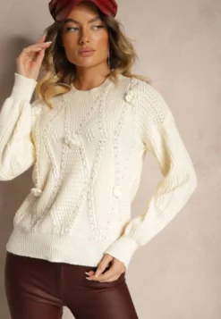 Jasnobeżowy Sweter z Bawełną Ozdobiony Kwiatkami 3D i Perełkami Noraleth