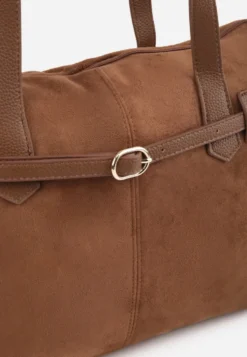 Jasnobrązowa Elegancka Torebka Shopper Bag o Fakturze Zamszu z Paskiem z Klamerką Mudrey