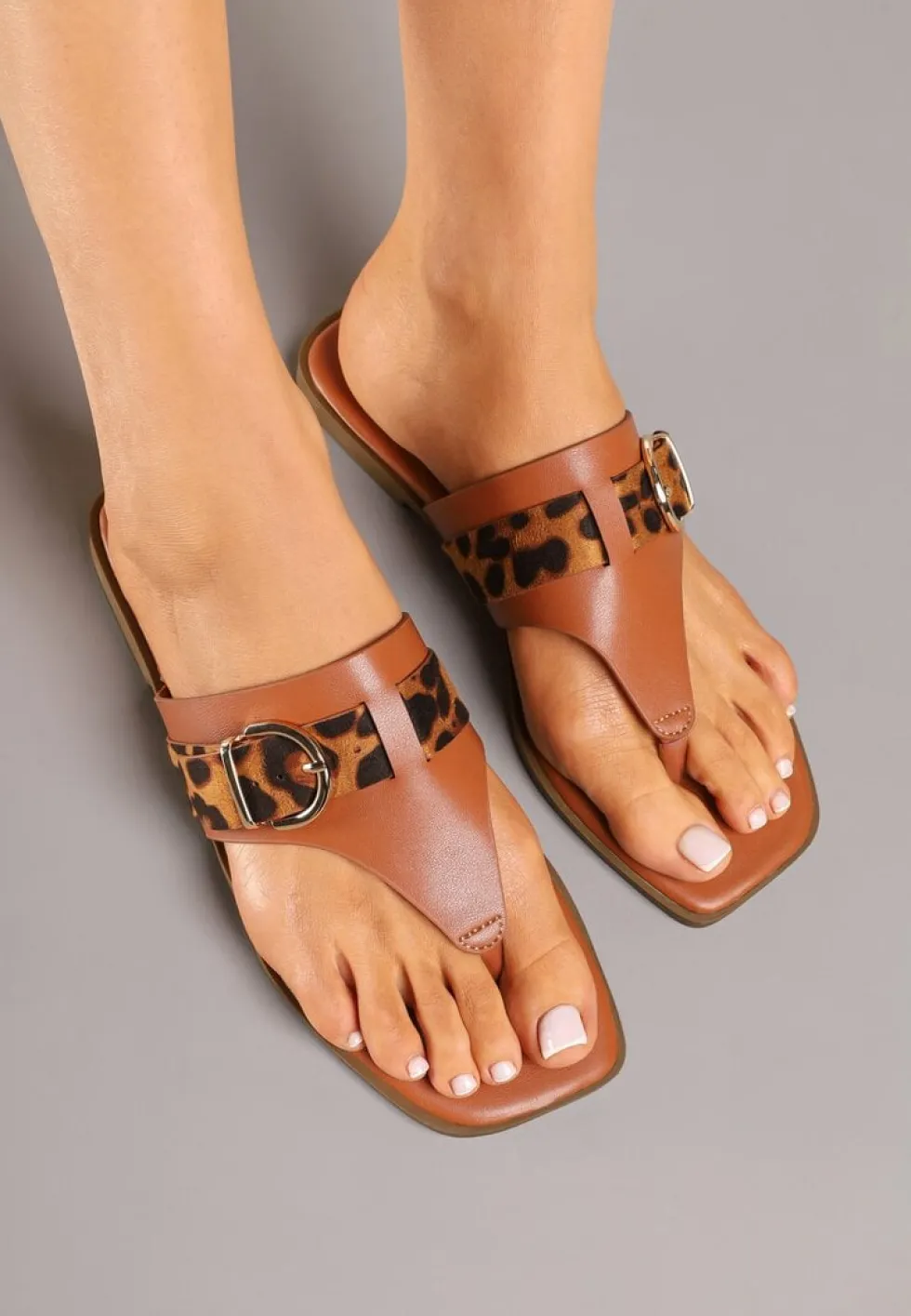 Jasnobrązowe Klapki z Ozdobną Klamerką i Wstawkami Animal Print Savicelle