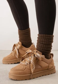 Jasnobrązowe Śniegowce w Stylu Sneakersów Chunky ze Sznurowaniem i Bieżnikiem Iitha