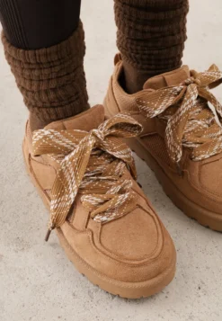 Jasnobrązowe Śniegowce w Stylu Sneakersów Chunky ze Sznurowaniem i Bieżnikiem Iitha