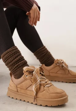Jasnobrązowe Śniegowce w Stylu Sneakersów Chunky ze Sznurowaniem i Bieżnikiem Iitha