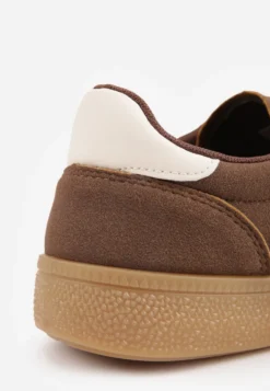 Jasnobrązowe Sneakersy Typu Tenisówki Ozdobione Paskami po Bokach Fefia