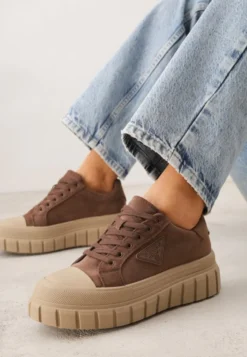 Jasnobrązowe Sneakersy Vices na Platformie z Ozdobą i Napisem Leawen