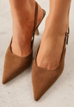 Jasnobrązowe Szpilki Slingback VICES z Imitacji Zamszu z Prostokątną Klamerką Natuma
