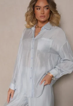 Jasnoniebieska Koszula Oversize w Klasycznym Stylu z Kieszonką Liozira