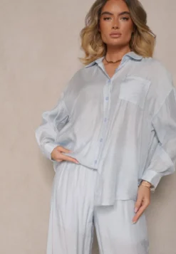 Jasnoniebieska Koszula Oversize w Klasycznym Stylu z Kieszonką Liozira