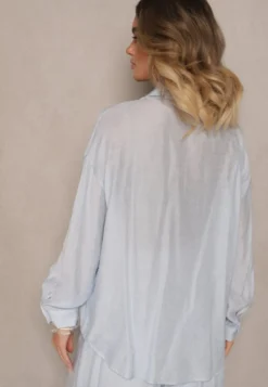 Jasnoniebieska Koszula Oversize w Klasycznym Stylu z Kieszonką Liozira