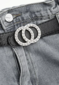 Jasnoniebieskie Bawełniane Szorty Jeansowe z Paskiem i Przetarciami High Waist Vikisona