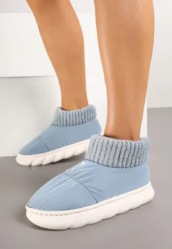 Jasnoniebieskie Kapcie Vices na Piankowej Podeszwie z Pikowaną Cholewką Velavina
