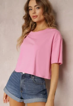 Jasnoróżowy T-shirt o Fasonie Cropped Oversize Brighta