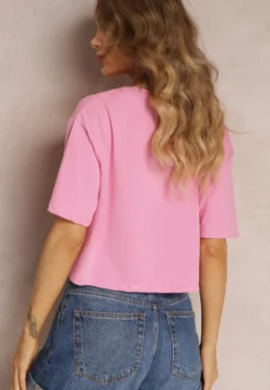 Jasnoróżowy T-shirt o Fasonie Cropped Oversize Brighta