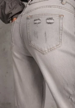 Jasnoszare Proste Jeansy z Bawełną High Waist Ozdobione Przetarciami Vimareas