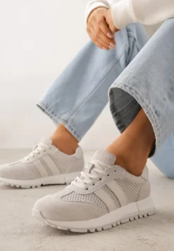 Jasnoszare Sneakersy z Zamszu Naturalnego z Ozdobnymi Paskami i Perforacją Ravinelle