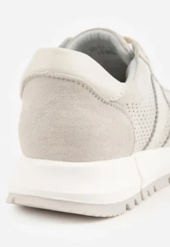 Jasnoszare Sneakersy z Zamszu Naturalnego z Ozdobnymi Paskami i Perforacją Ravinelle