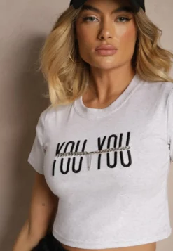 Jasnoszary T-shirt z Bawełny Ozdobiony Łańcuchem i Napisem Olithel