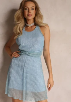 Niebieska Błyszcząca Sukienka Mini z Gumką w Talii i Wiązaniem na Szyi Brecklyn