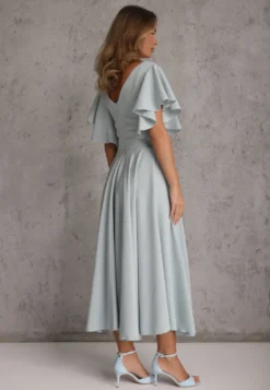 Niebieska Elegancka Sukienka Rozkloszowana Zdobiona Falbanami na Ramionach Nessaza