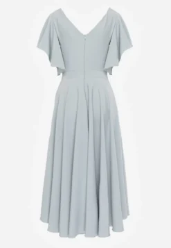 Niebieska Elegancka Sukienka Rozkloszowana Zdobiona Falbanami na Ramionach Nessaza