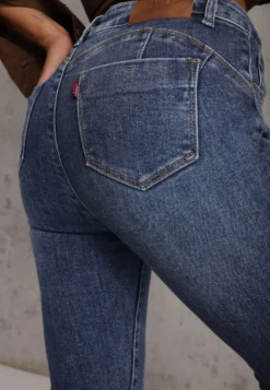Niebieskie Bawełniane Elastyczne Jeansy o Kroju Skinny z Efektem Przejaśnień Ganra